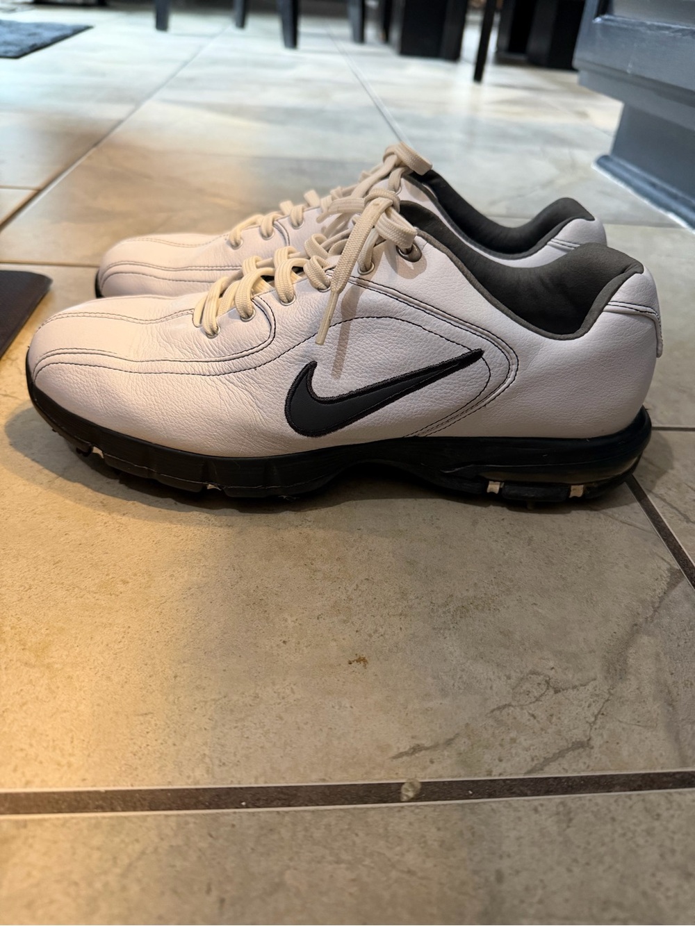 Nike White and Black Men's Air Golf Athletic Shoes - Picture 4 of 7